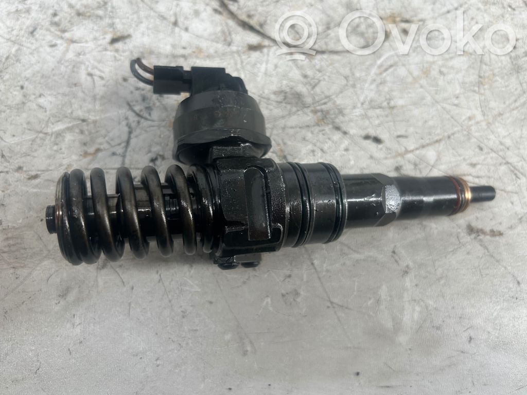 Skoda Superb B6 (3T) Inyector de combustible 
