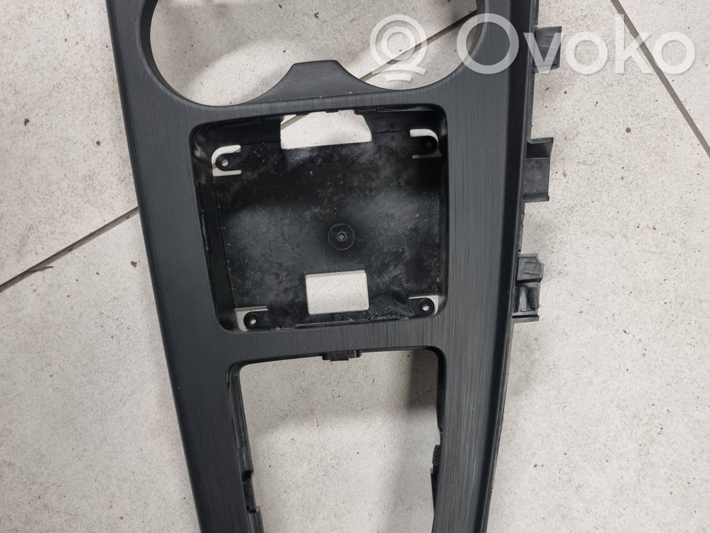 Audi A4 S4 B9 Tunel środkowy 