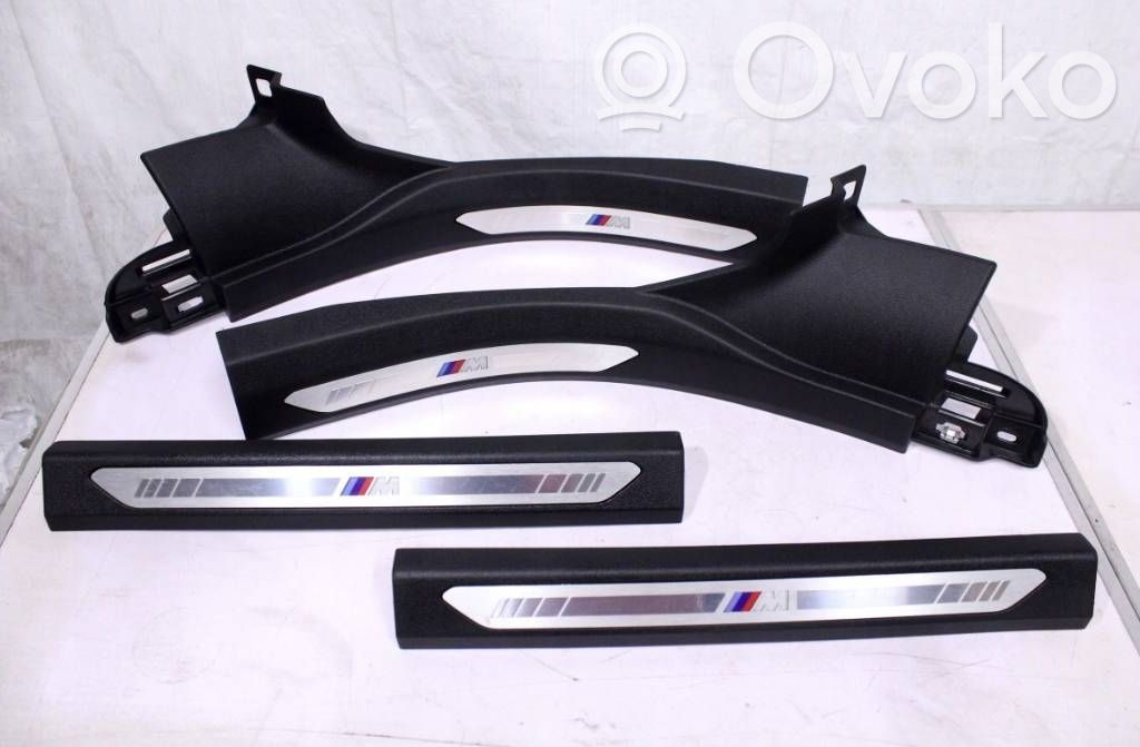 BMW X5 G05 Priekinio slenksčio apdaila (vidinė) 