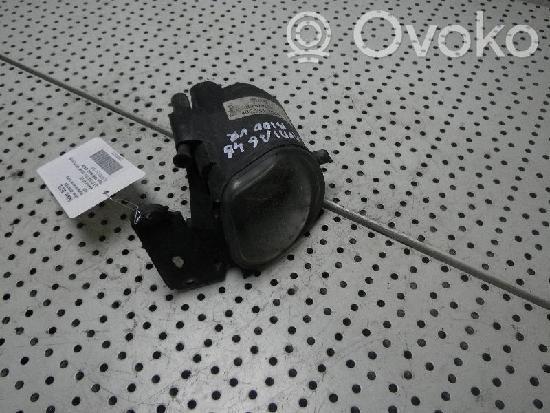 Luz de niebla delantera   4B0941700A