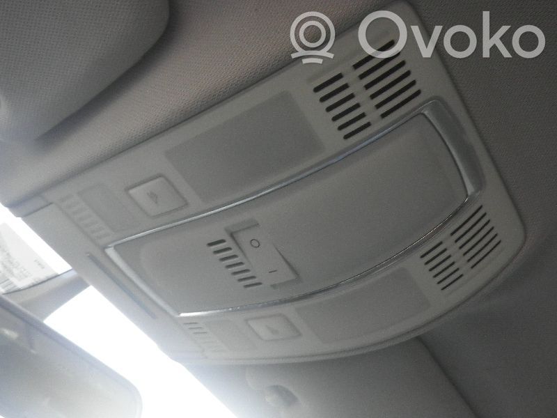 Audi A6 S6 C6 4F Światło fotela przedniego 