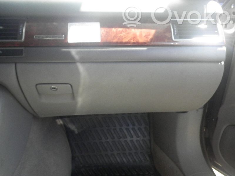 Audi A8 S8 D3 4E Daiktadėžės (bordačioko) komplektas 