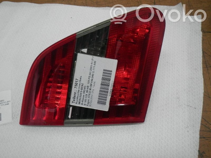 Mercedes-Benz B W245 Lampy tylnej klapy bagażnika 