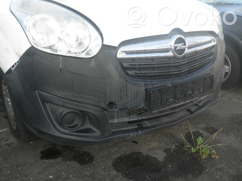 Opel Combo D Parachoques delantero 