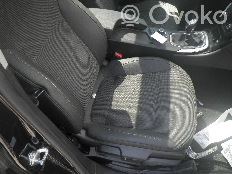 Opel Insignia A Etumatkustajan istuin 