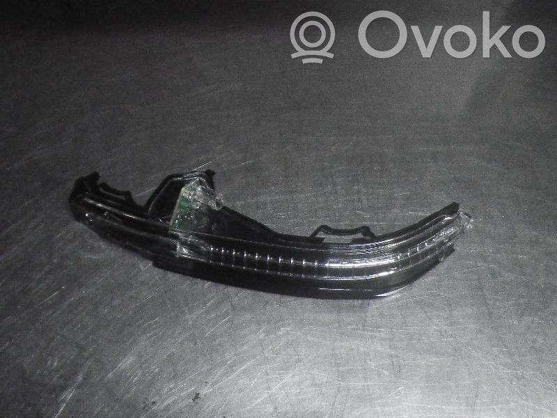 Audi Q7 4M Semnalizator pe oglindă 