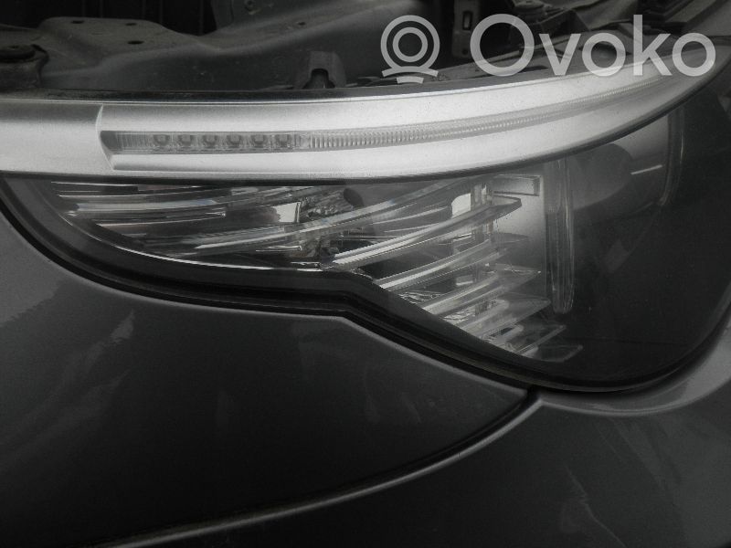 BMW 5 E60 E61 Priekinis žibintas 