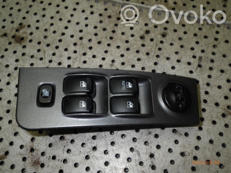 Hyundai Matrix Electric window control switch 