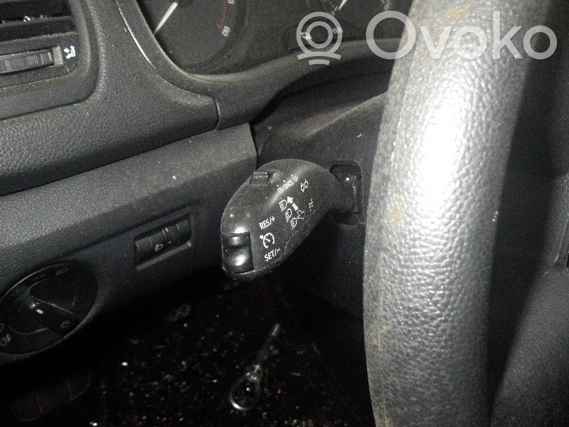 Skoda Fabia Mk2 (5J) Interruptor/palanca de limpiador de luz de giro 
