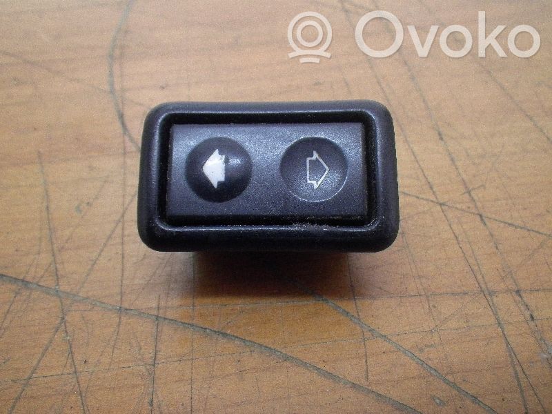 Electric window control switch   BMW8368941