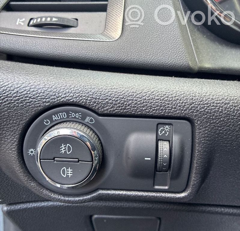 Opel Astra J Comutator lumini 