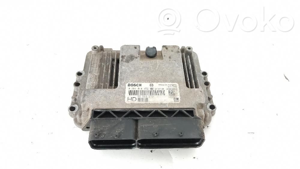 Opel Zafira B Engine control unit/module 