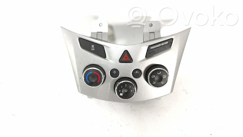 Chevrolet Trax Climate control unit 