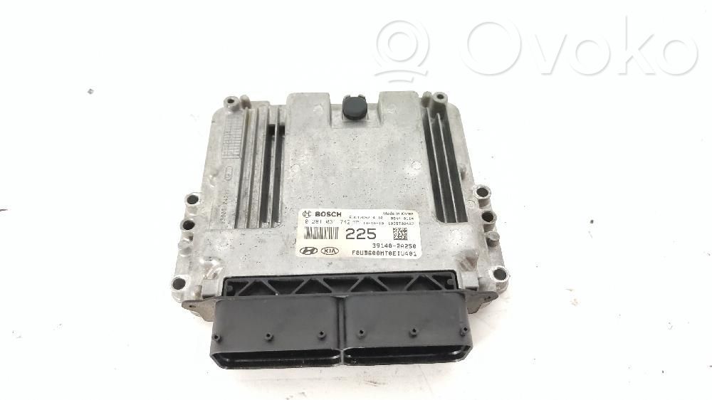 KIA Rio Engine control unit/module 