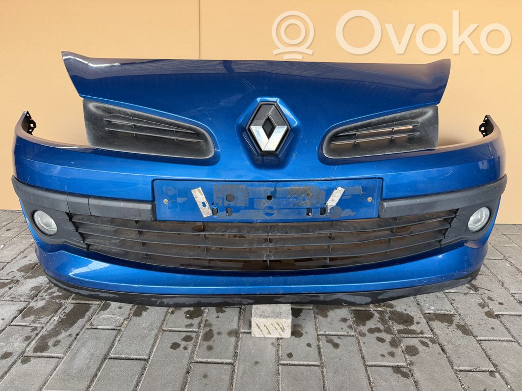 Renault Clio III Parachoques delantero 
