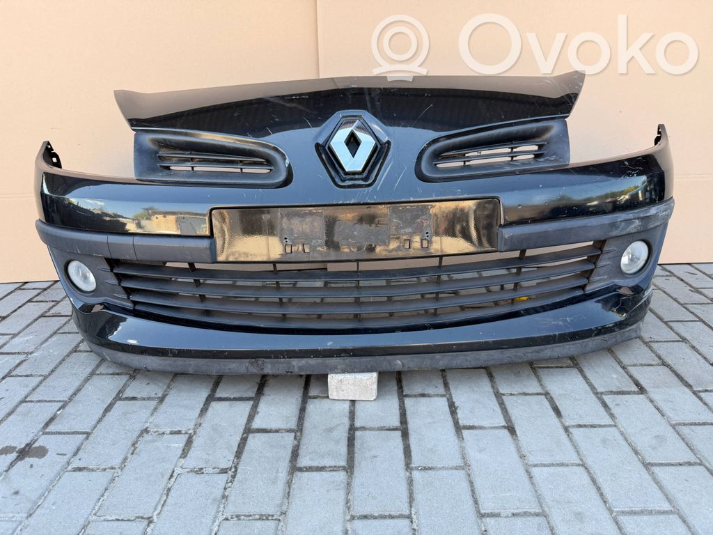 Renault Clio III Parachoques delantero 