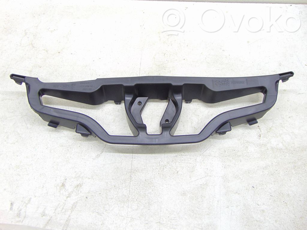Renault Clio IV Front bumper upper radiator grill 