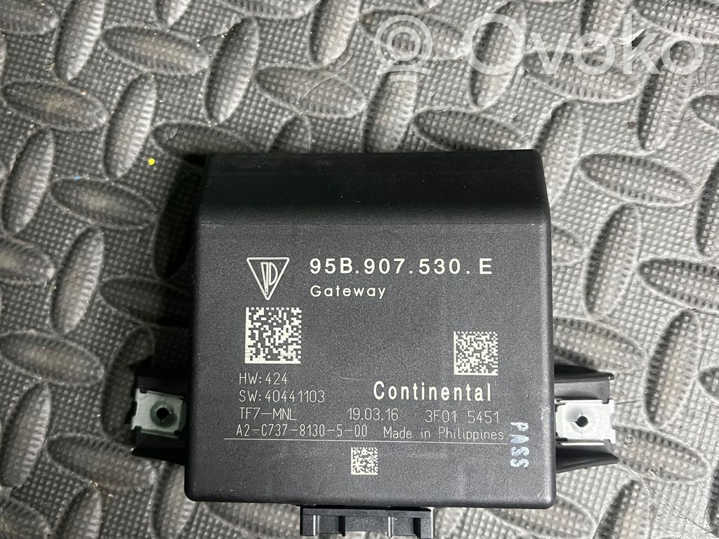 Porsche Cayenne (92A) Moduł sterowania Gateway 