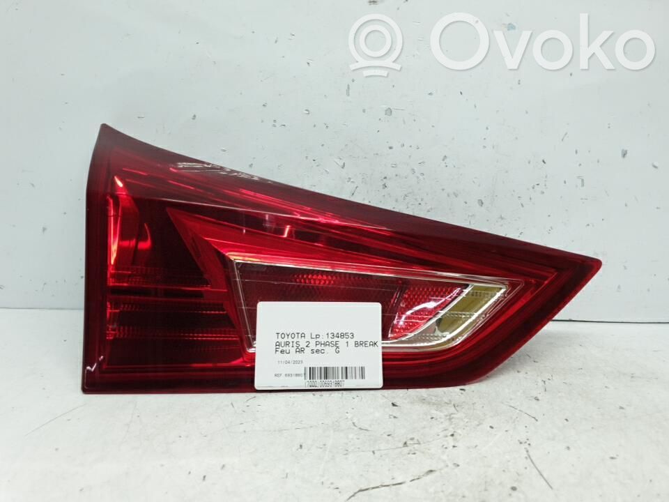 Toyota Auris E180 Lampă spate în capacul portbagajului 