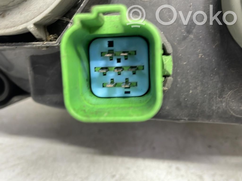 Ford Fiesta Lampa przednia 