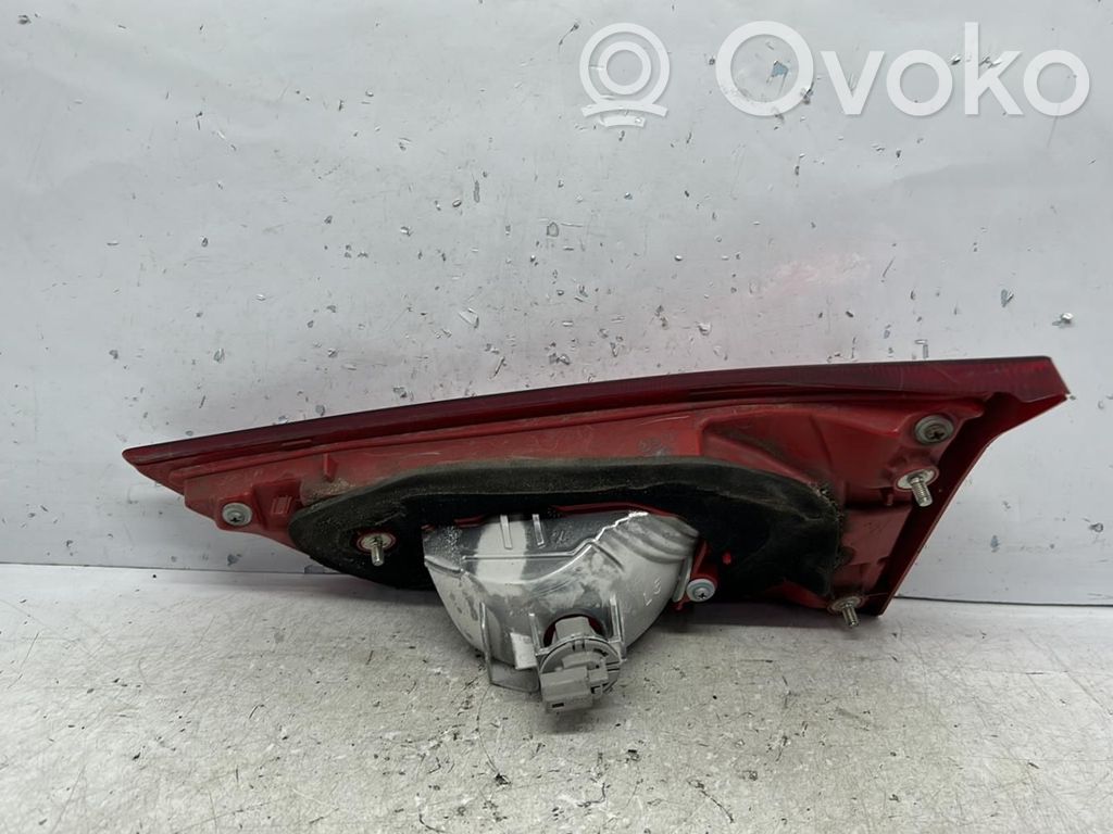 Toyota Auris E180 Lampă spate în capacul portbagajului 