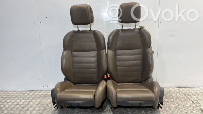 Interior set   888445