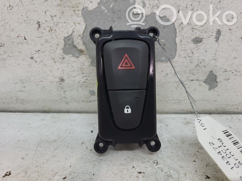 Renault Latitude (L70) Hazard light switch 