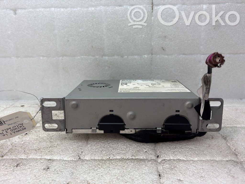 Renault Twingo III Radio/CD/DVD/GPS head unit 