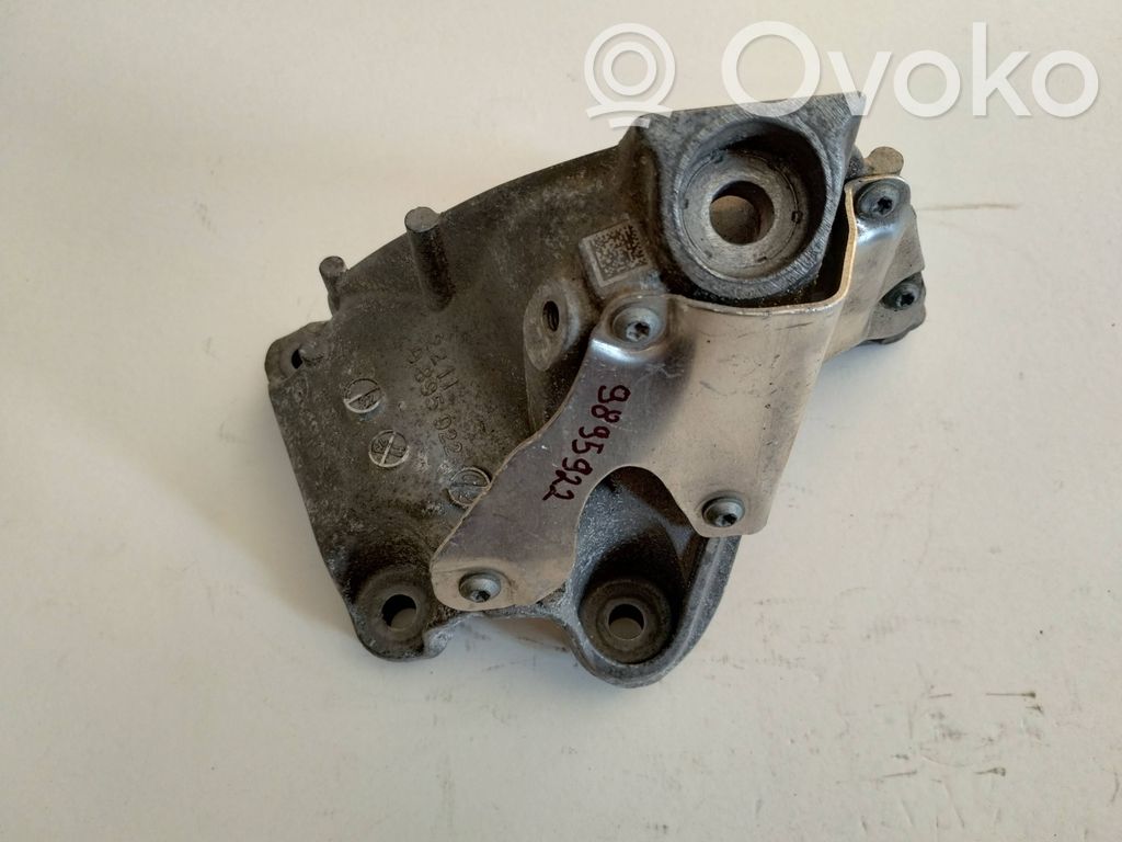 BMW X5 G05 Engine mounting bracket 