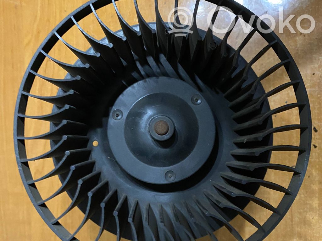 BMW 3 E46 Mazā radiatora ventilators 