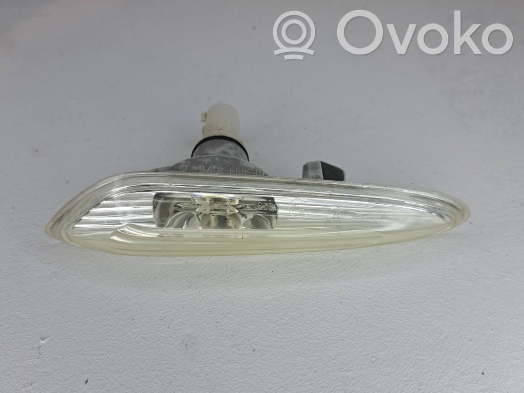 BMW 3 E46 Front fender indicator light 