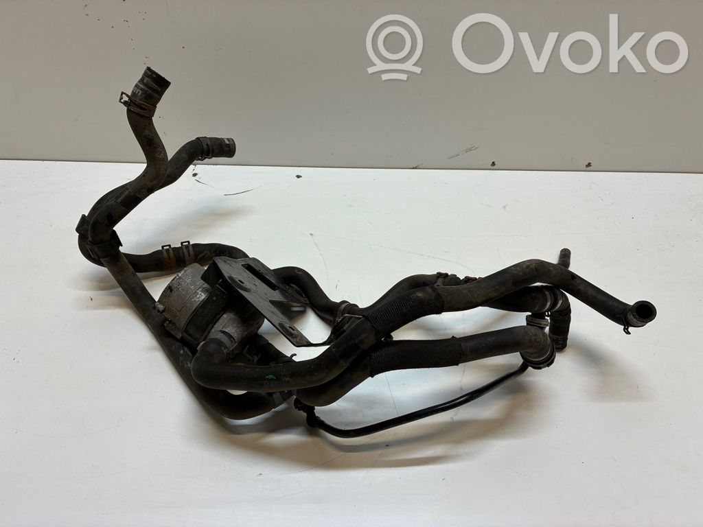 Audi A4 S4 B9 Variklio aušinimo vamzdelis (-ai)/ žarna (-os) 