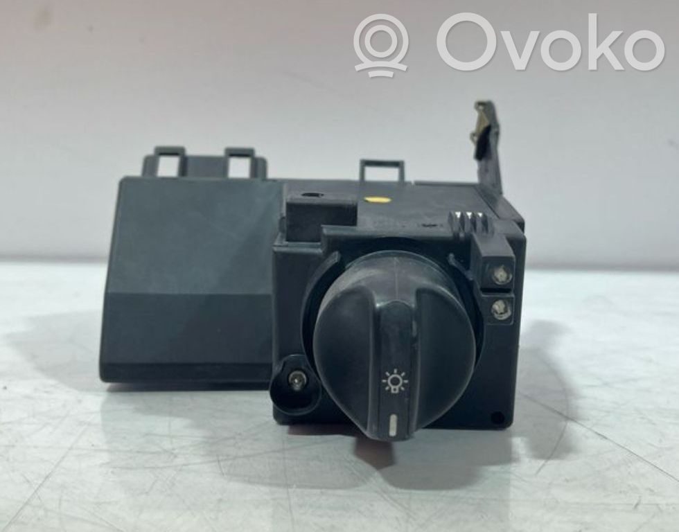 Mercedes-Benz E W210 Interruptor de luz 