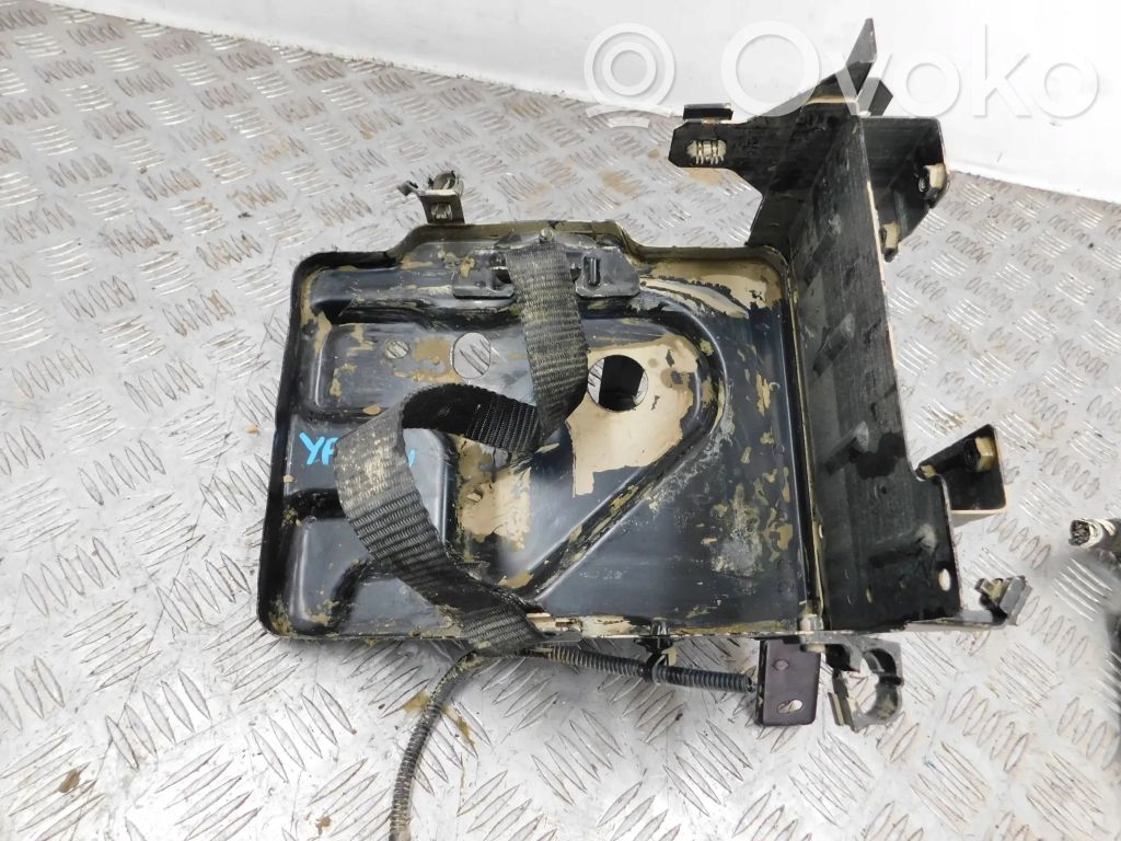 Battery tray