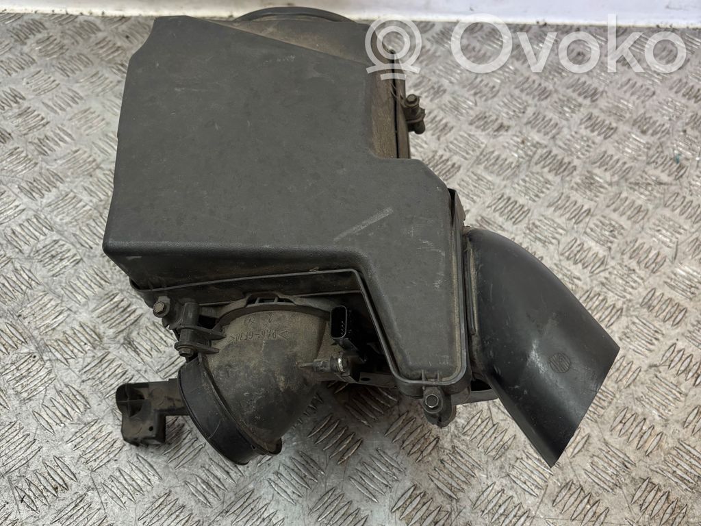 Oro filtro dėžė   AV619C679A,1050710S01
