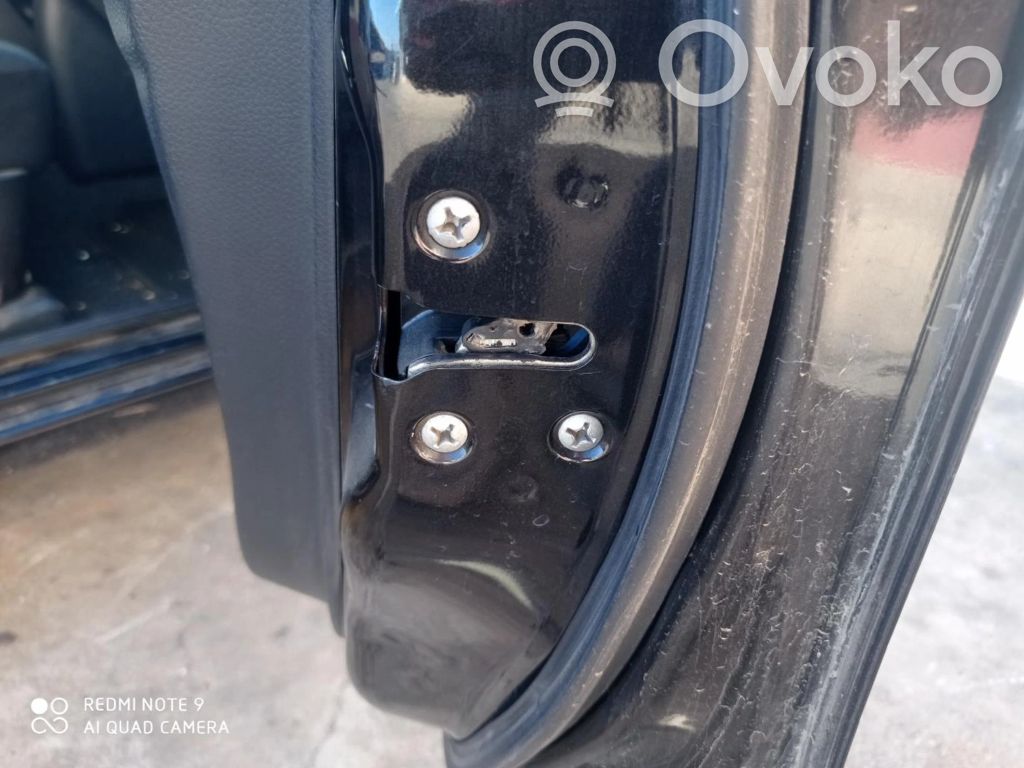 Cerradura de puerta delantera