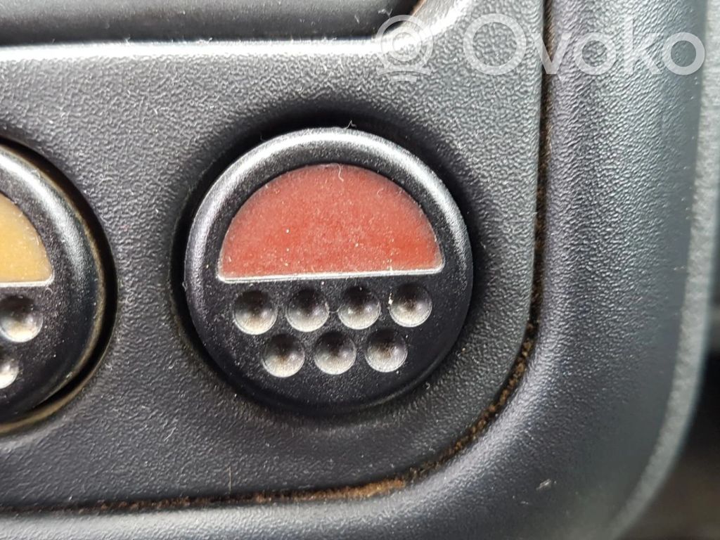 Botón interruptor de luz de peligro