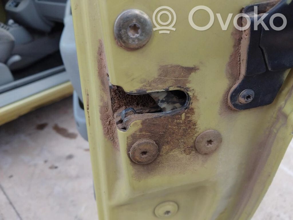 Cerradura de puerta delantera