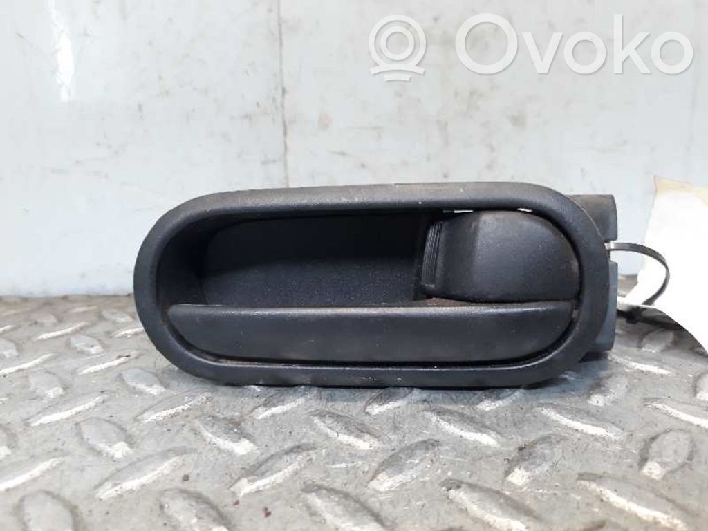 Manecilla interna puerta delantera