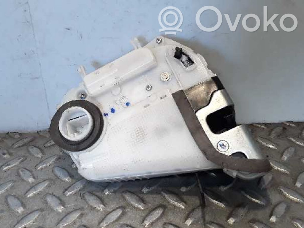 Toyota Yaris Takaoven lukko 