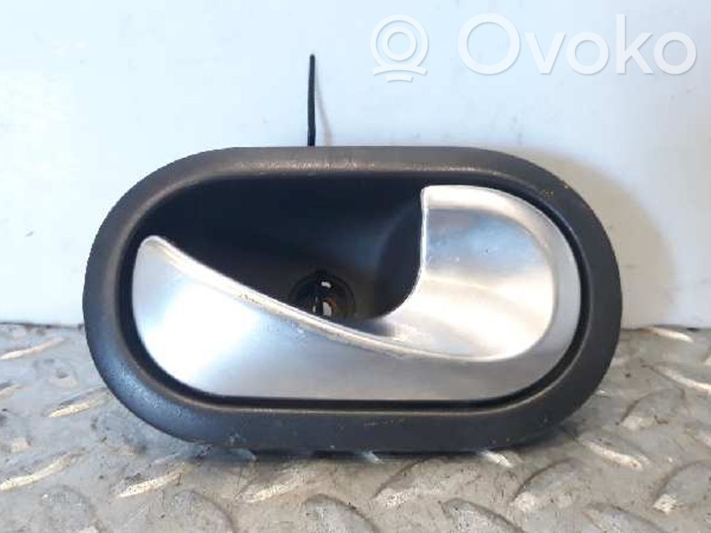 Manecilla interna puerta delantera