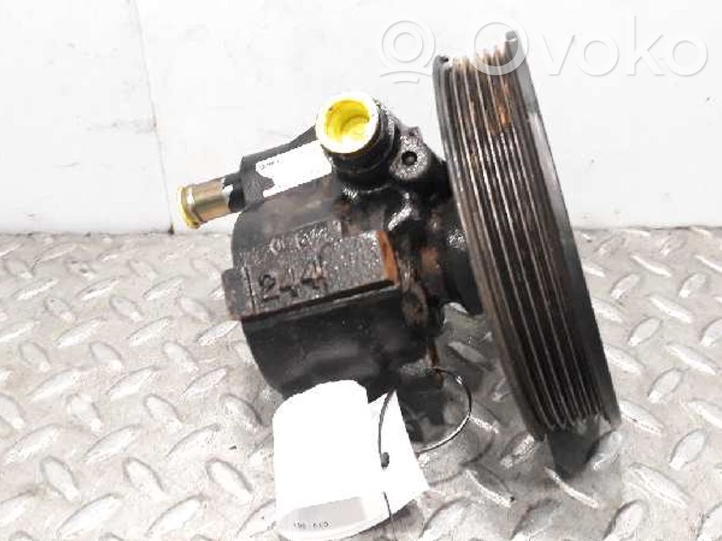 Opel Corsa B Ohjaustehostimen pumppu 