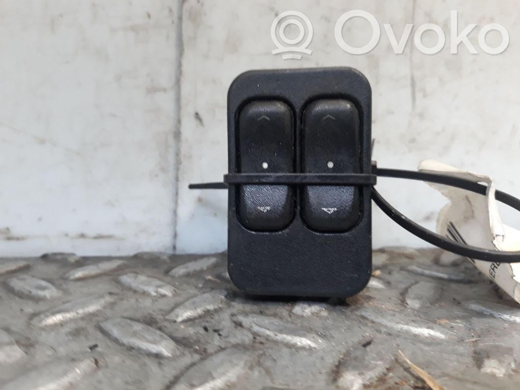 Interruptor del elevalunas eléctrico   90561088,13363201