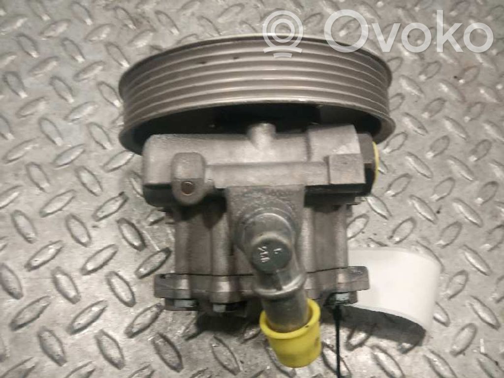 Ohjaustehostimen pumppu   8D0145177D