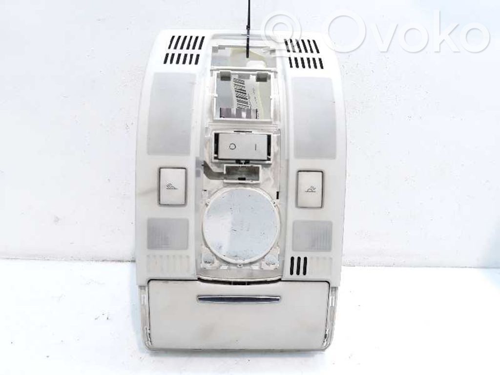 Inne oświetlenie wnętrza kabiny   4F0947140
