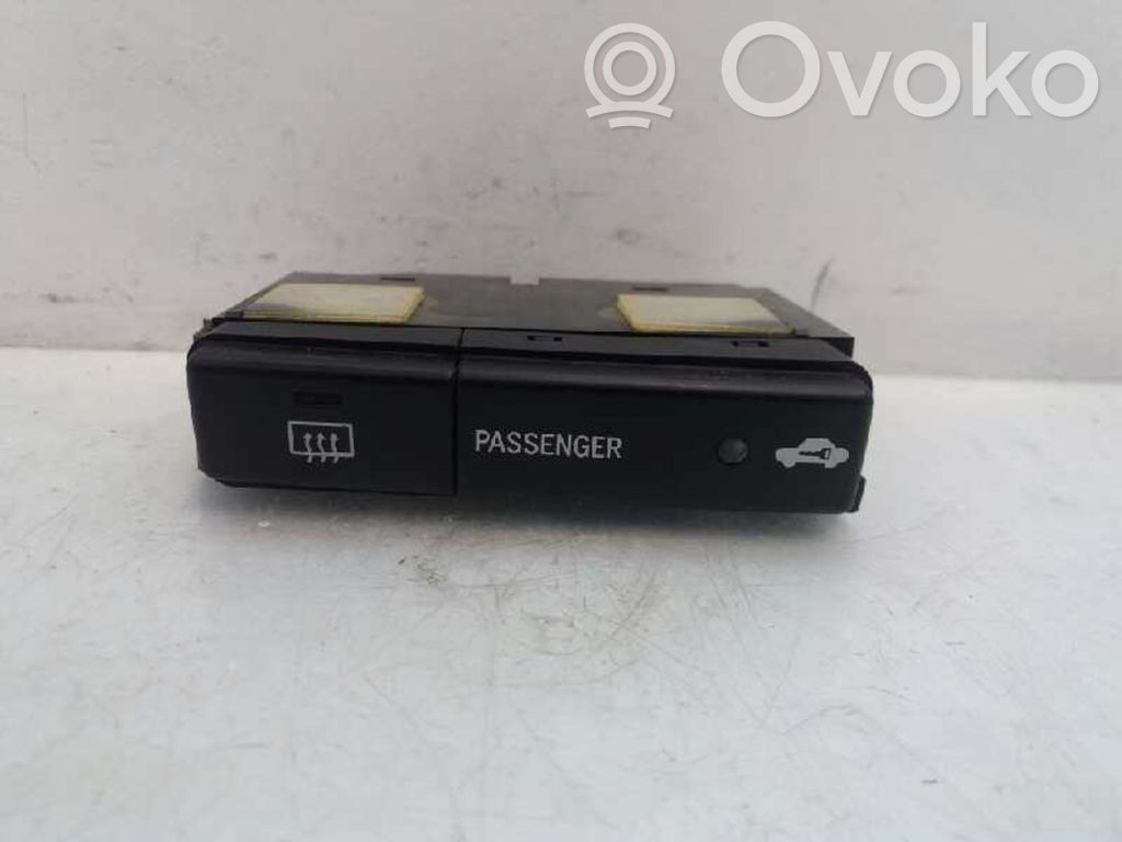 Toyota Avensis T220 Interruptor de control multifunción 