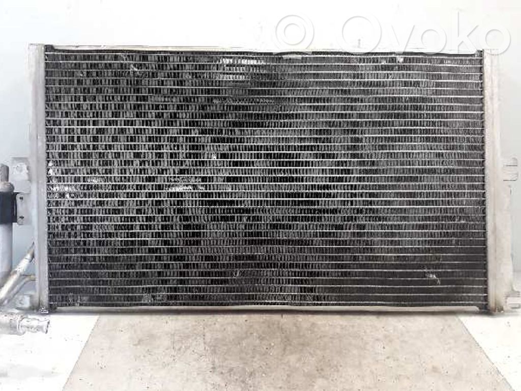 Radiateur condenseur de climatisation