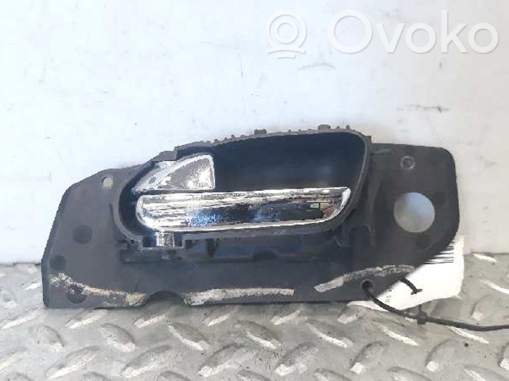 Manecilla interna puerta trasera