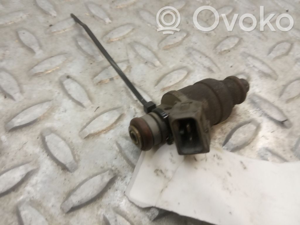 Inyector de combustible   06A906031A