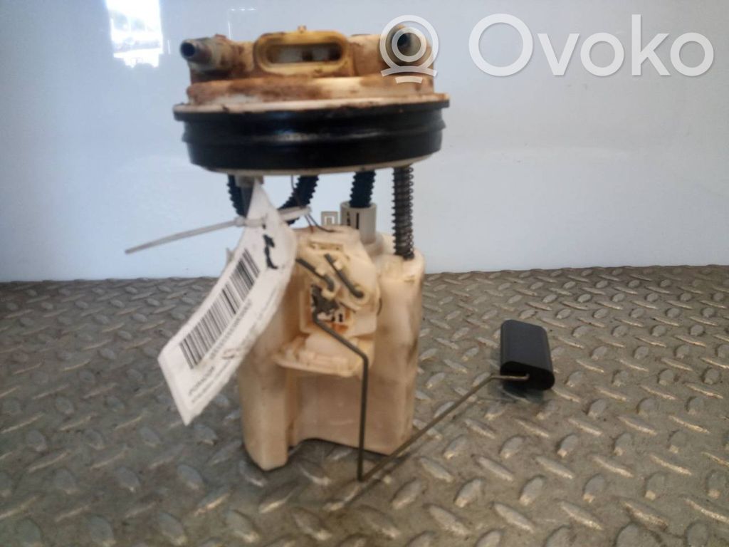 Mitsubishi Carisma Bomba interna de combustible 